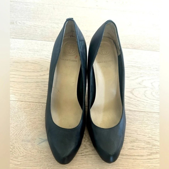 Max Studio black leather heels size 6.5 - Picture 2 of 7
